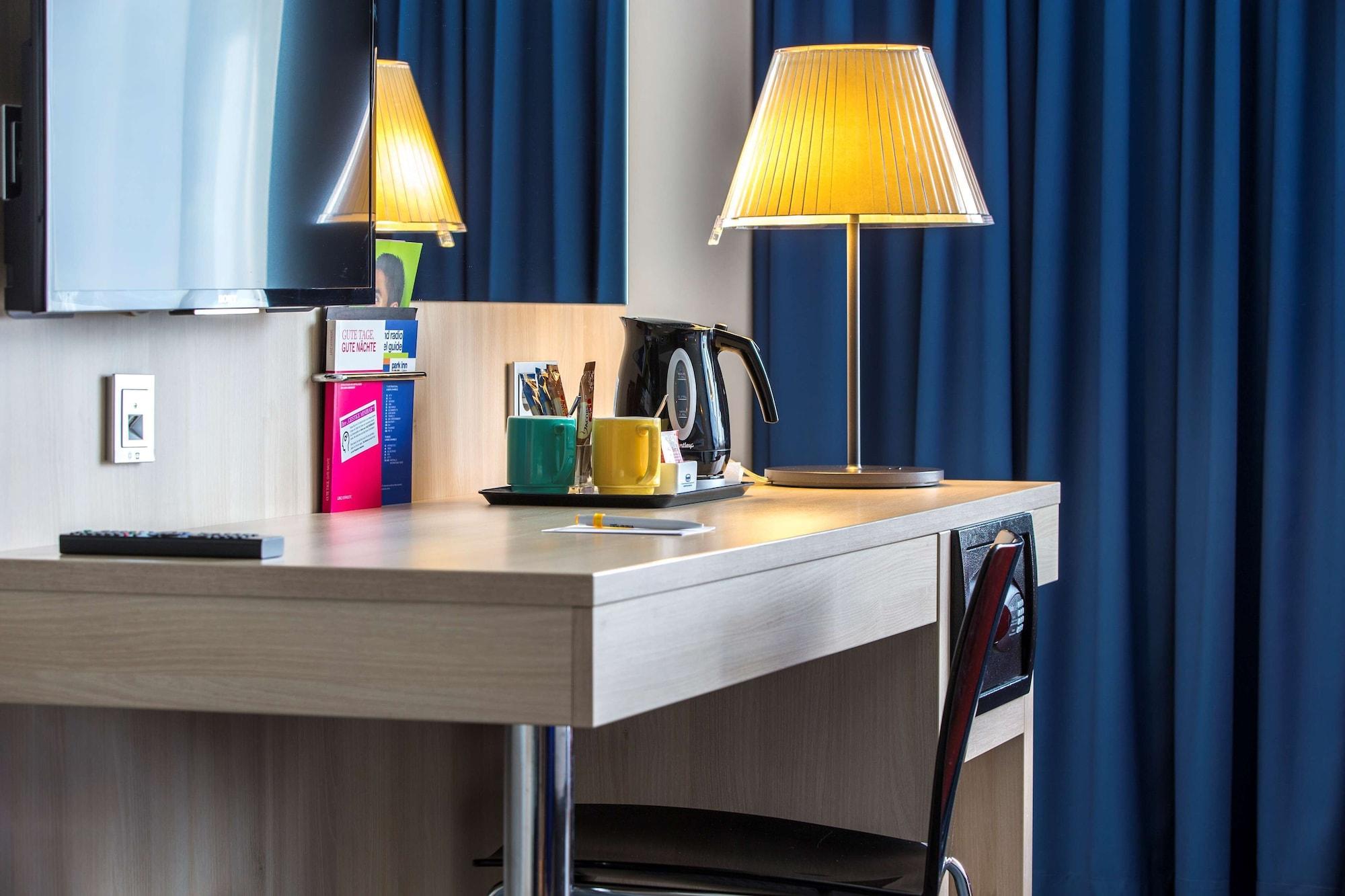 Park Inn By Radisson Linz Esterno foto