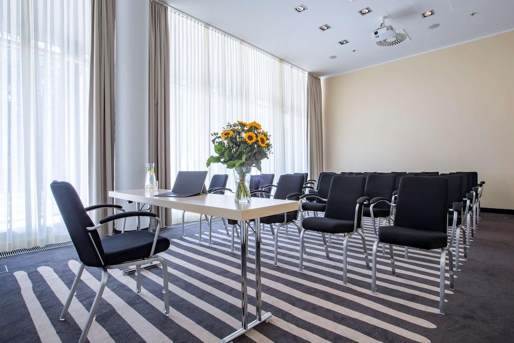 Park Inn By Radisson Linz Esterno foto