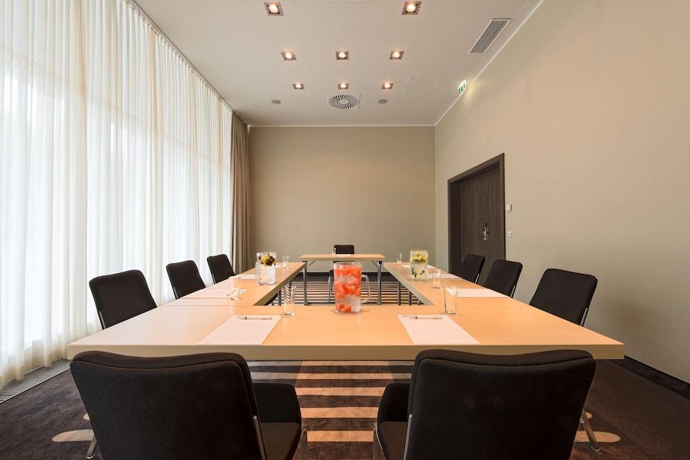 Park Inn By Radisson Linz Esterno foto