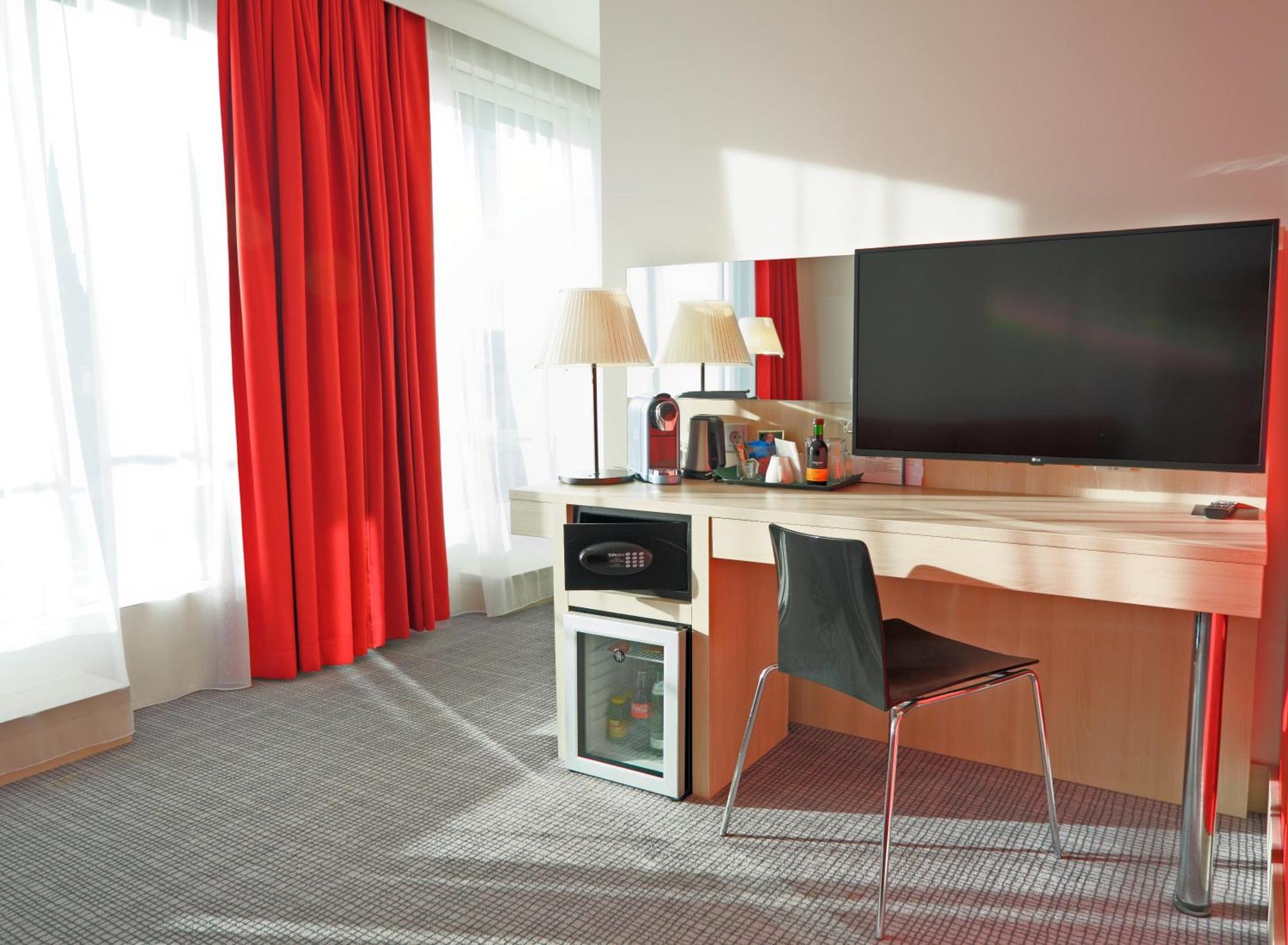 Park Inn By Radisson Linz Esterno foto