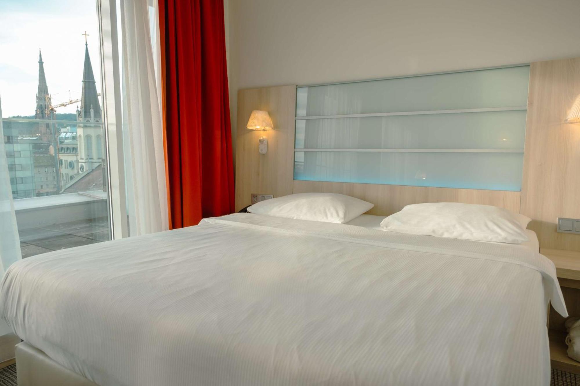 Park Inn By Radisson Linz Esterno foto