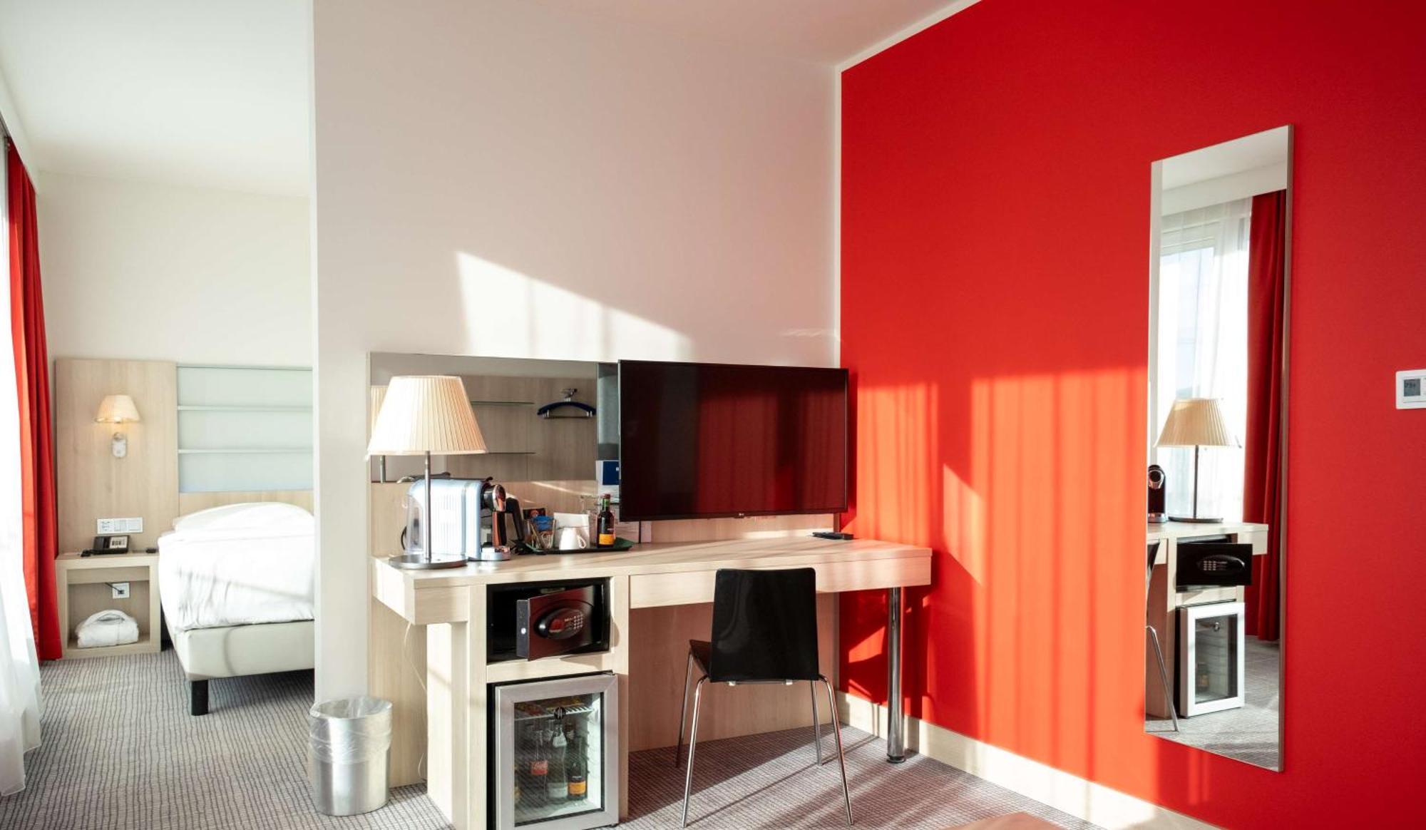 Park Inn By Radisson Linz Esterno foto
