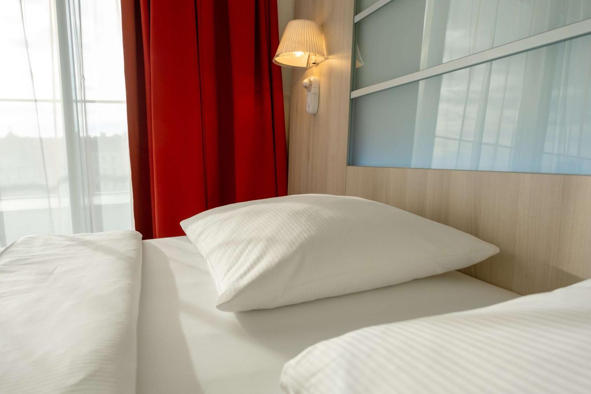 Park Inn By Radisson Linz Esterno foto
