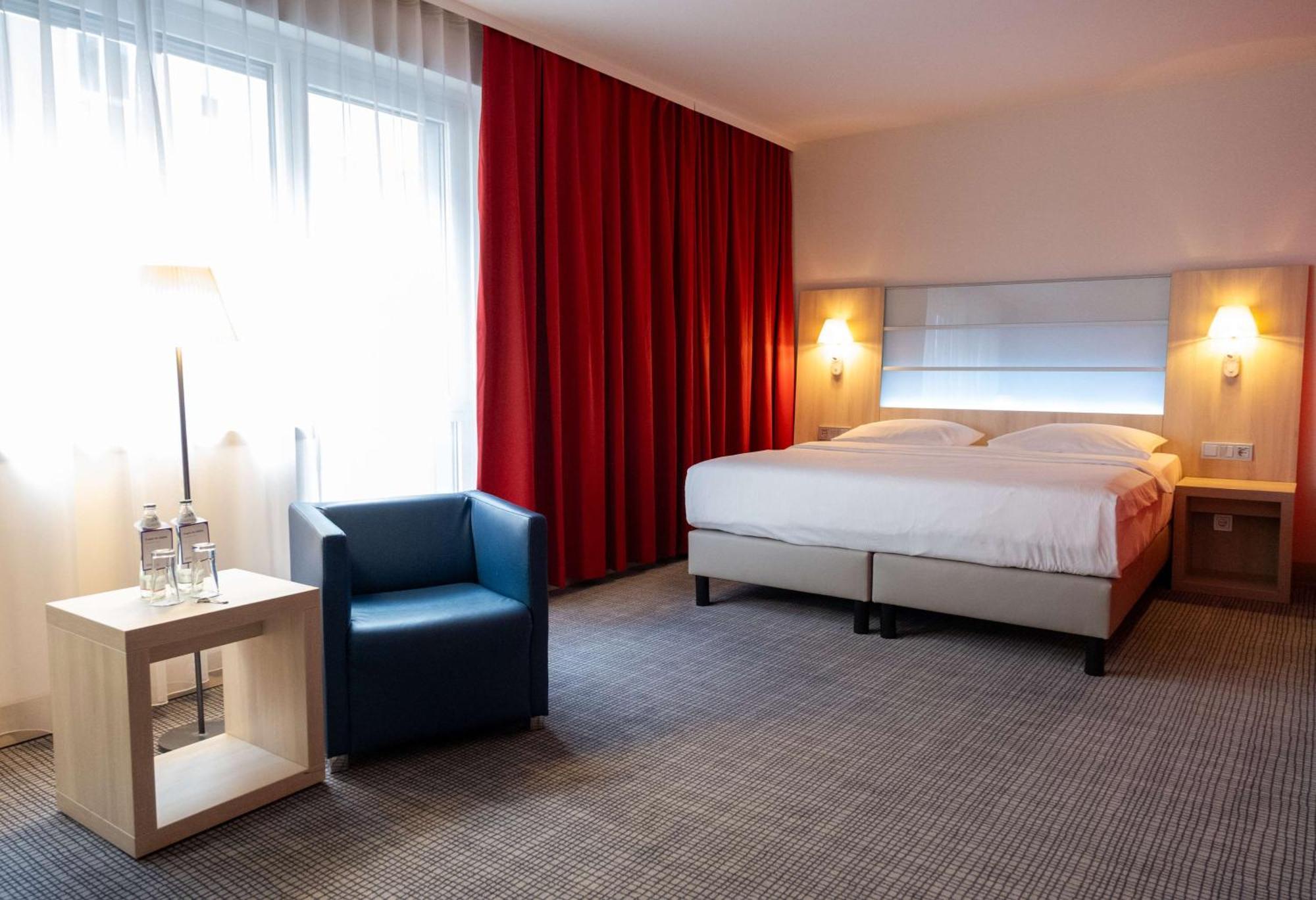 Park Inn By Radisson Linz Esterno foto