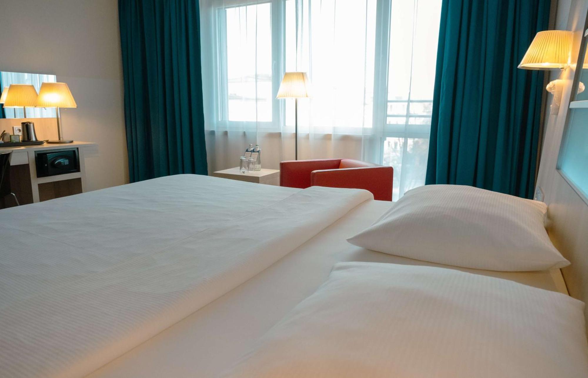 Park Inn By Radisson Linz Esterno foto